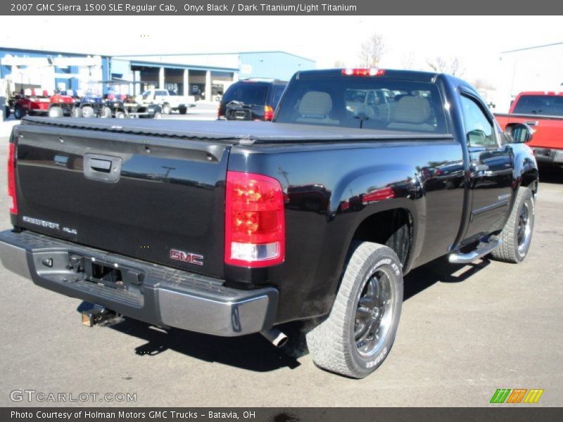 Onyx Black / Dark Titanium/Light Titanium 2007 GMC Sierra 1500 SLE Regular Cab