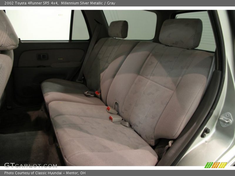 Millennium Silver Metallic / Gray 2002 Toyota 4Runner SR5 4x4