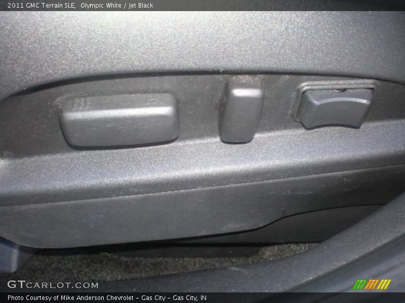 Olympic White / Jet Black 2011 GMC Terrain SLE