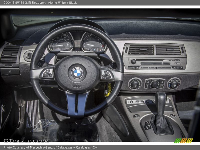 Dashboard of 2004 Z4 2.5i Roadster