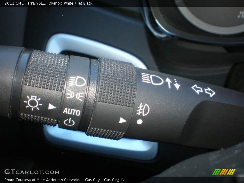 Olympic White / Jet Black 2011 GMC Terrain SLE
