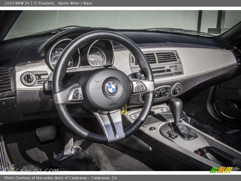 Dashboard of 2004 Z4 2.5i Roadster