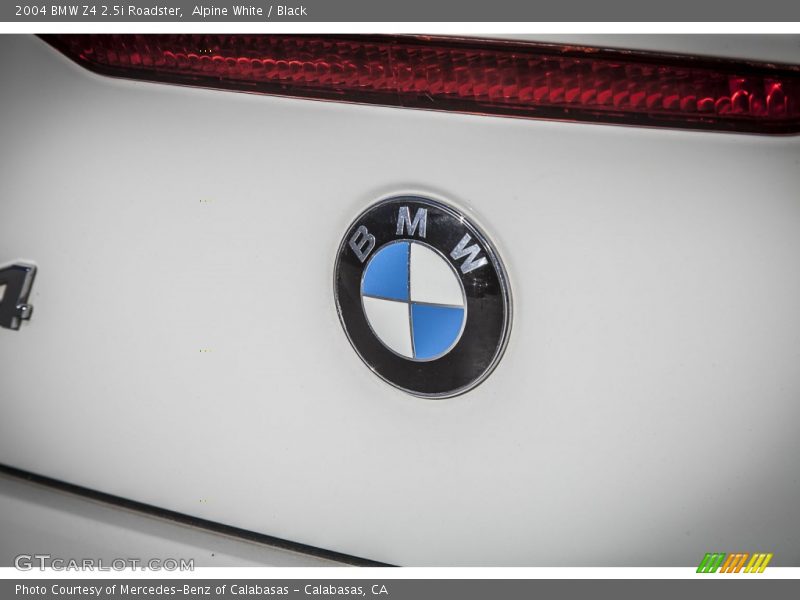 Alpine White / Black 2004 BMW Z4 2.5i Roadster