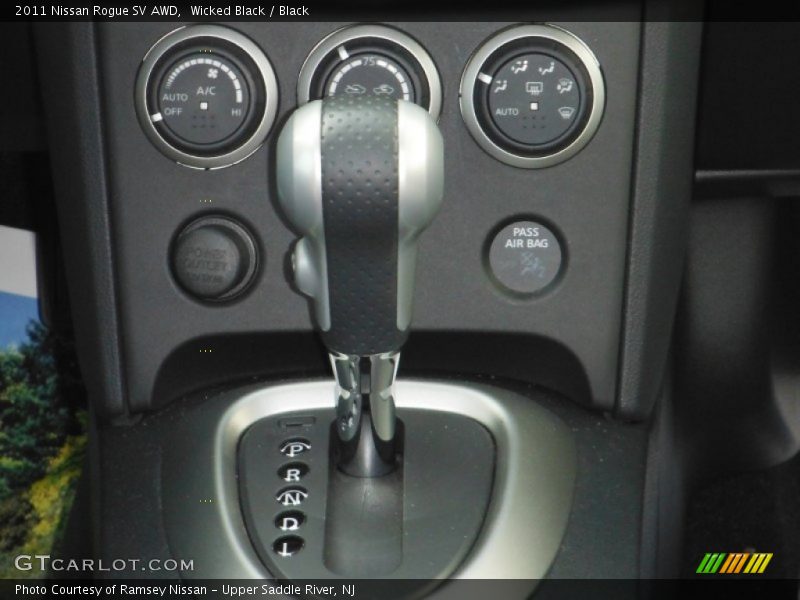 Wicked Black / Black 2011 Nissan Rogue SV AWD