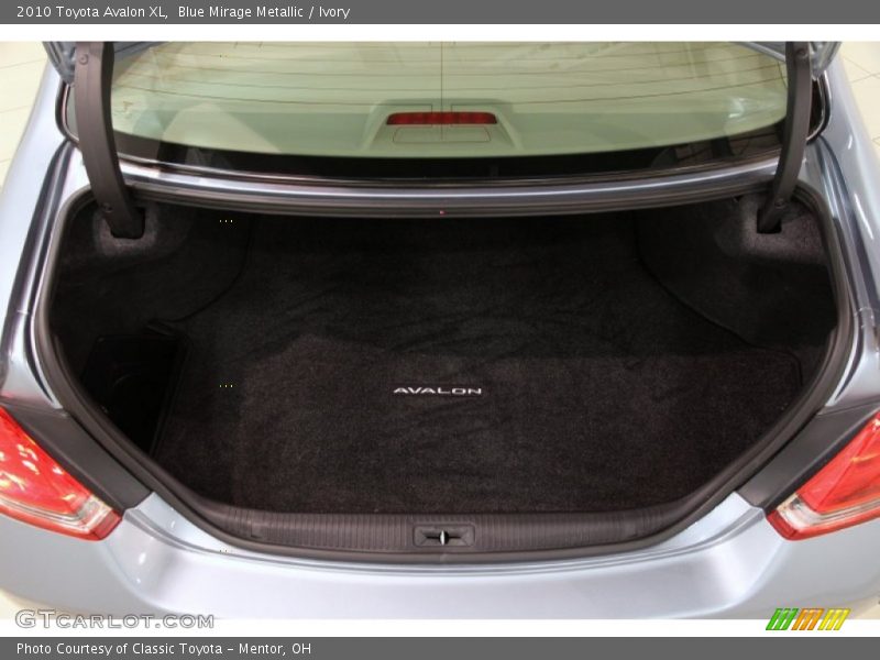 Blue Mirage Metallic / Ivory 2010 Toyota Avalon XL