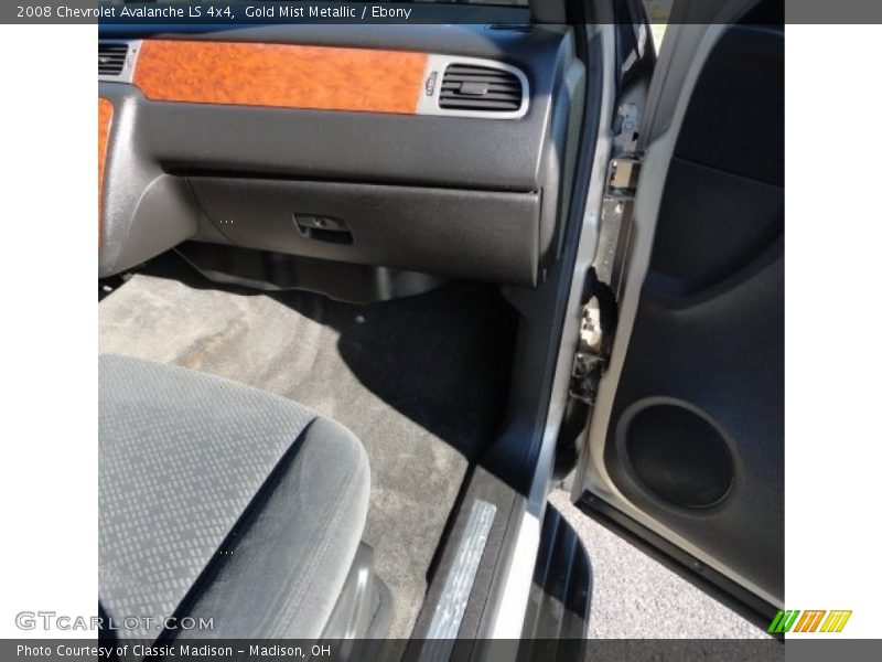 Gold Mist Metallic / Ebony 2008 Chevrolet Avalanche LS 4x4