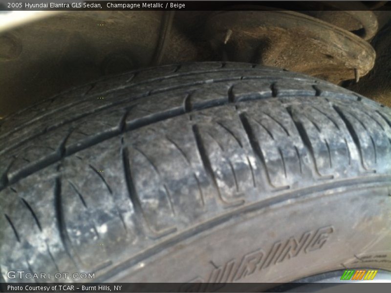 Champagne Metallic / Beige 2005 Hyundai Elantra GLS Sedan