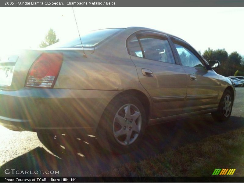 Champagne Metallic / Beige 2005 Hyundai Elantra GLS Sedan