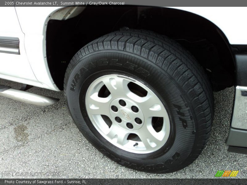 Summit White / Gray/Dark Charcoal 2005 Chevrolet Avalanche LT