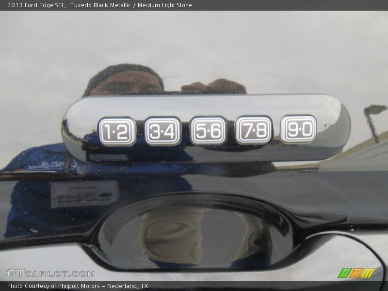 Tuxedo Black Metallic / Medium Light Stone 2013 Ford Edge SEL