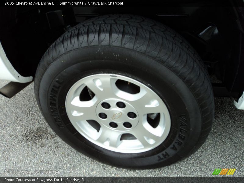 Summit White / Gray/Dark Charcoal 2005 Chevrolet Avalanche LT