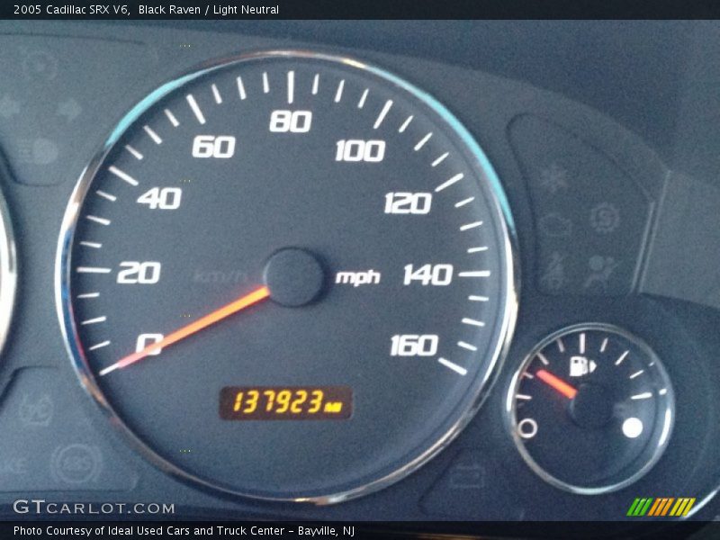 Black Raven / Light Neutral 2005 Cadillac SRX V6