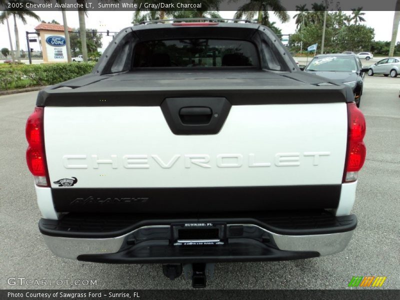 Summit White / Gray/Dark Charcoal 2005 Chevrolet Avalanche LT