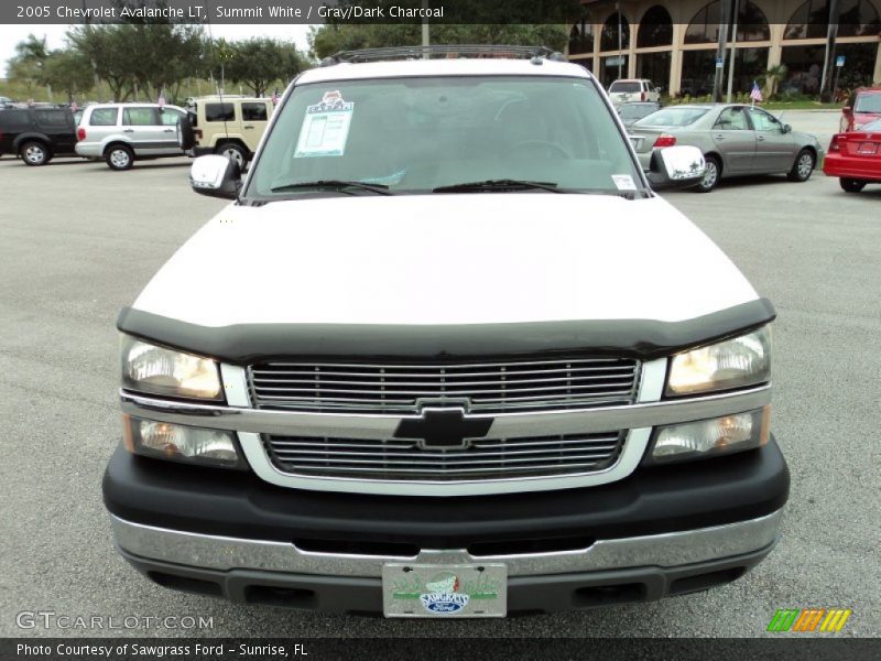 Summit White / Gray/Dark Charcoal 2005 Chevrolet Avalanche LT