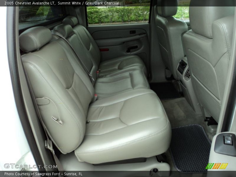 Summit White / Gray/Dark Charcoal 2005 Chevrolet Avalanche LT