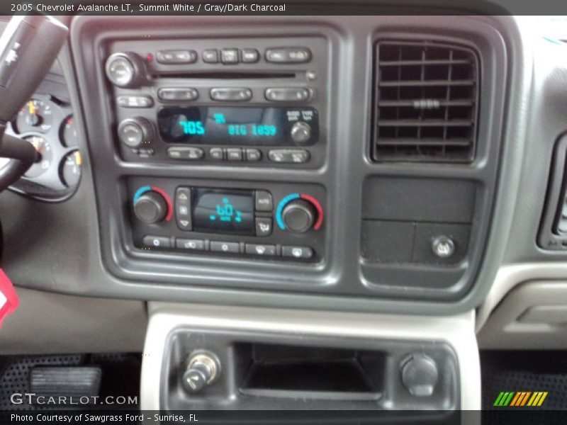 Summit White / Gray/Dark Charcoal 2005 Chevrolet Avalanche LT