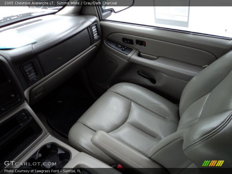 Summit White / Gray/Dark Charcoal 2005 Chevrolet Avalanche LT