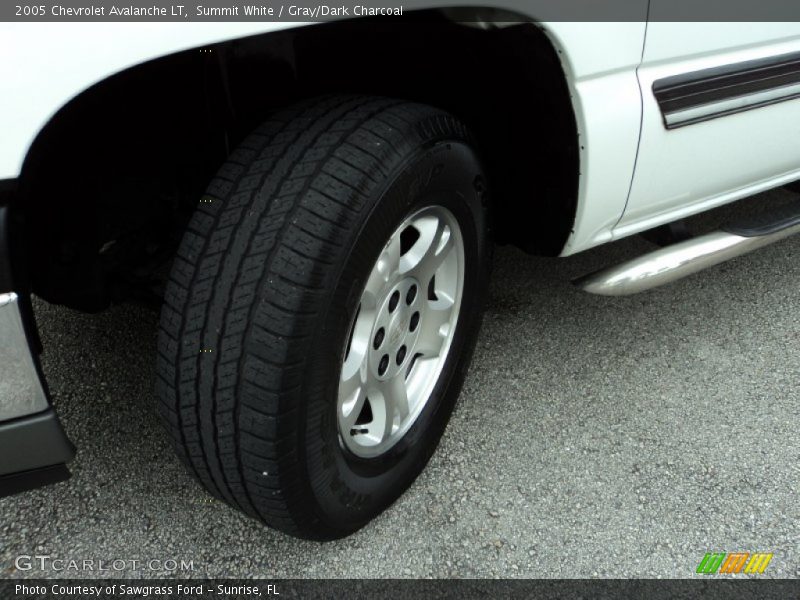 Summit White / Gray/Dark Charcoal 2005 Chevrolet Avalanche LT