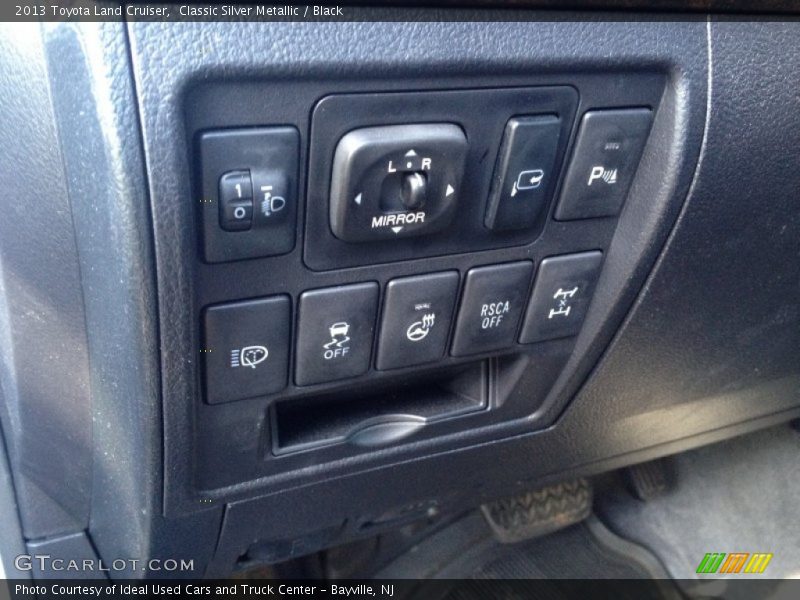 Classic Silver Metallic / Black 2013 Toyota Land Cruiser