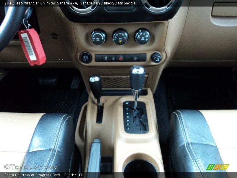 Sahara Tan / Black/Dark Saddle 2011 Jeep Wrangler Unlimited Sahara 4x4