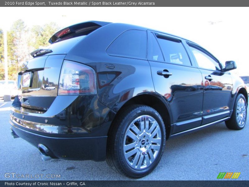 Tuxedo Black Metallic / Sport Black Leather/Grey Alcantara 2010 Ford Edge Sport