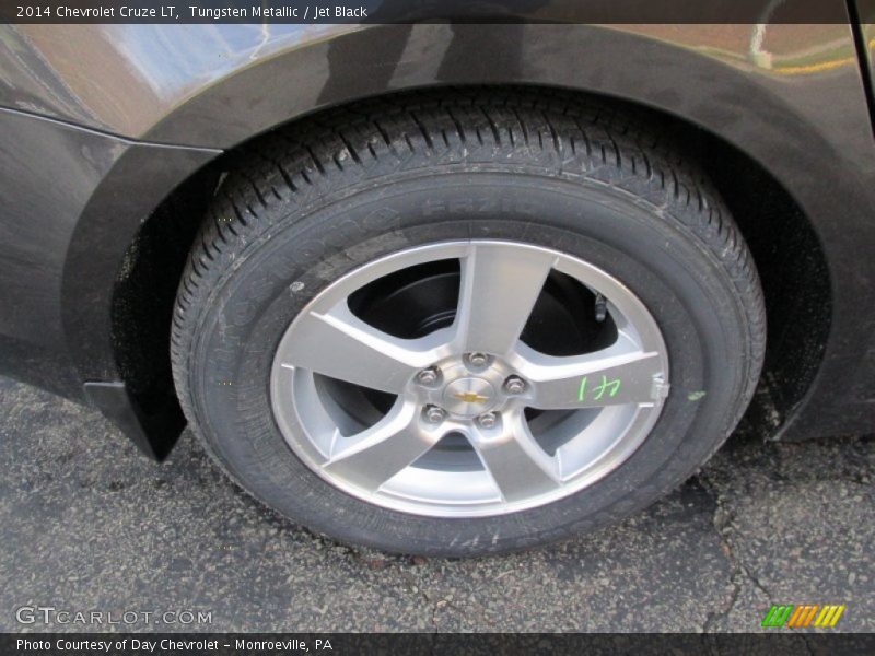 Tungsten Metallic / Jet Black 2014 Chevrolet Cruze LT