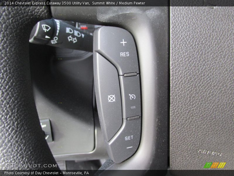 Summit White / Medium Pewter 2014 Chevrolet Express Cutaway 3500 Utility Van