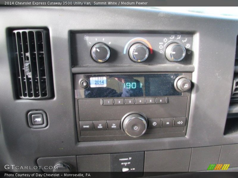 Summit White / Medium Pewter 2014 Chevrolet Express Cutaway 3500 Utility Van