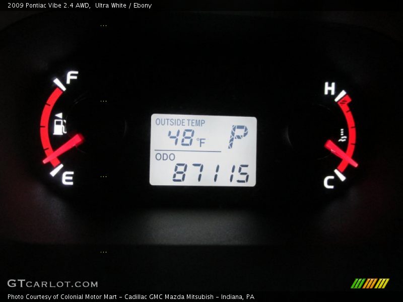 Ultra White / Ebony 2009 Pontiac Vibe 2.4 AWD