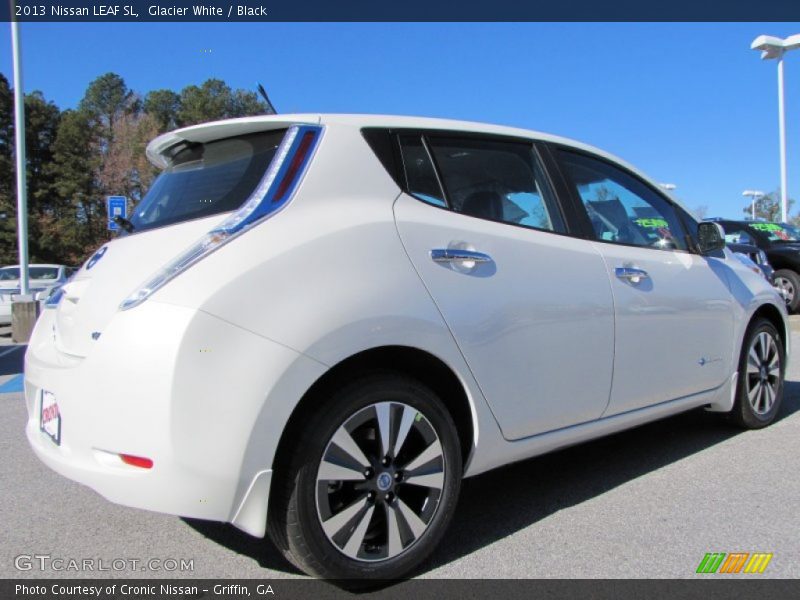 Glacier White / Black 2013 Nissan LEAF SL