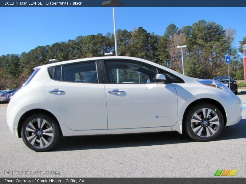Glacier White / Black 2013 Nissan LEAF SL