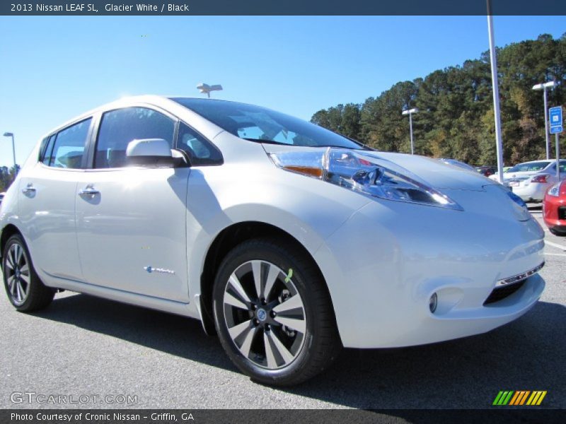 Glacier White / Black 2013 Nissan LEAF SL