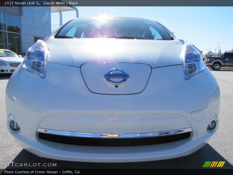 Glacier White / Black 2013 Nissan LEAF SL