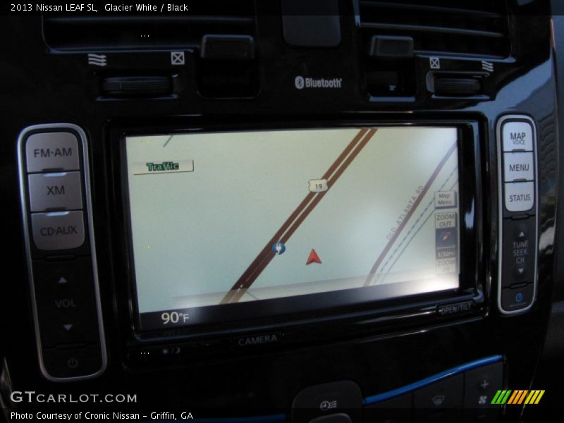 Glacier White / Black 2013 Nissan LEAF SL