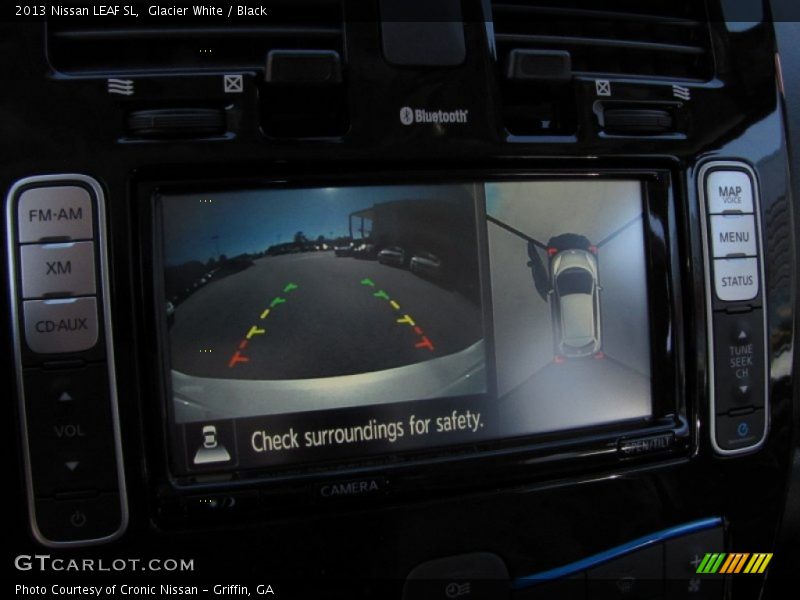 Glacier White / Black 2013 Nissan LEAF SL