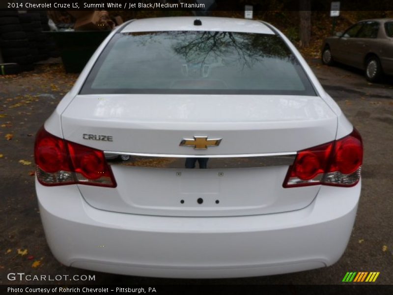 Summit White / Jet Black/Medium Titanium 2014 Chevrolet Cruze LS