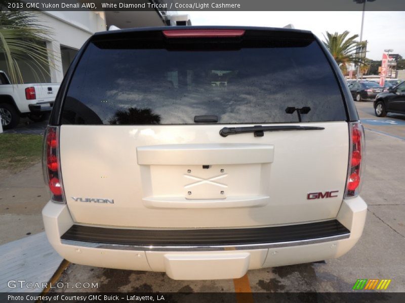 White Diamond Tricoat / Cocoa/Light Cashmere 2013 GMC Yukon Denali AWD