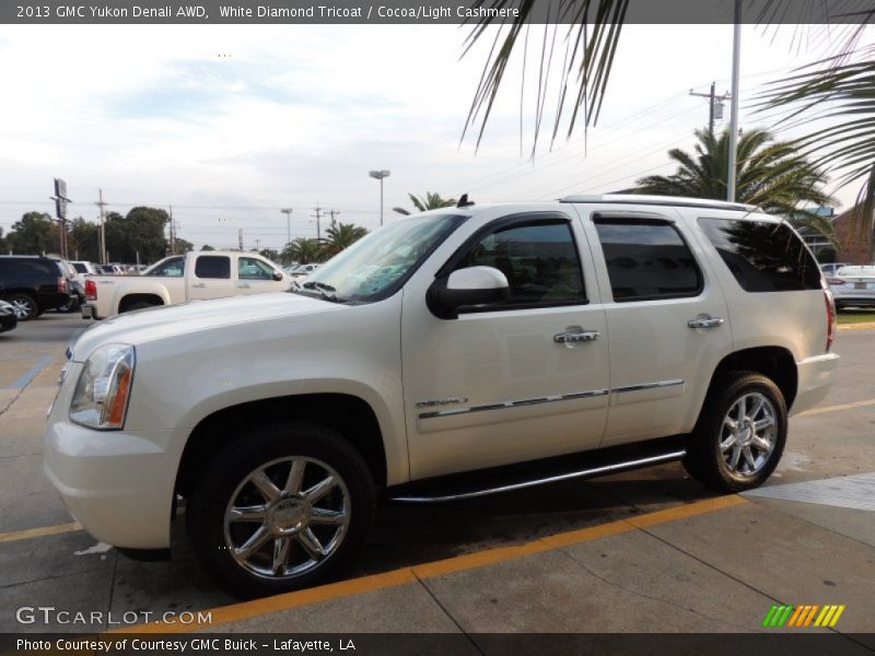 White Diamond Tricoat / Cocoa/Light Cashmere 2013 GMC Yukon Denali AWD