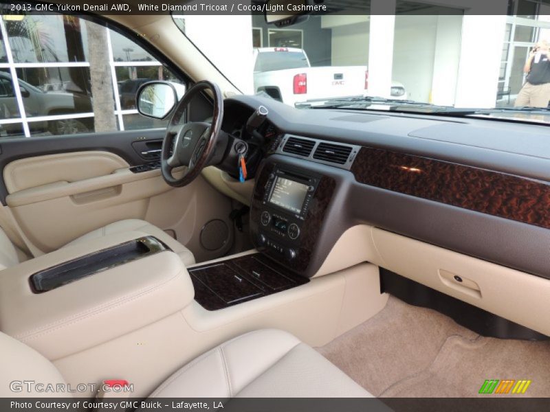 White Diamond Tricoat / Cocoa/Light Cashmere 2013 GMC Yukon Denali AWD