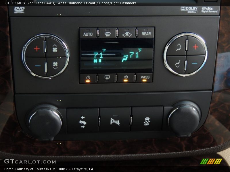White Diamond Tricoat / Cocoa/Light Cashmere 2013 GMC Yukon Denali AWD