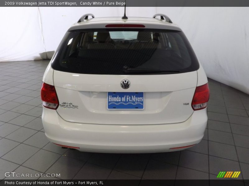 Candy White / Pure Beige 2009 Volkswagen Jetta TDI SportWagen