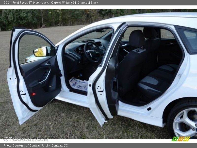 Oxford White / ST Charcoal Black 2014 Ford Focus ST Hatchback