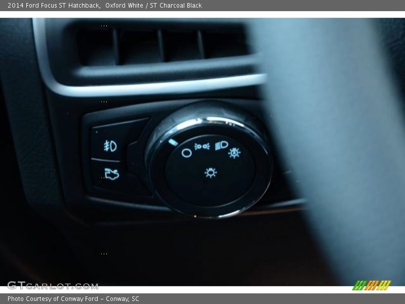 Oxford White / ST Charcoal Black 2014 Ford Focus ST Hatchback