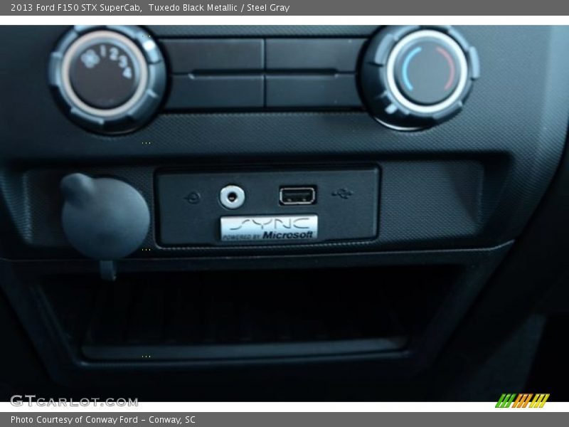 Tuxedo Black Metallic / Steel Gray 2013 Ford F150 STX SuperCab