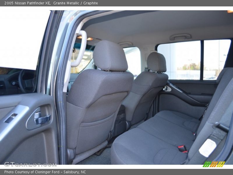 Granite Metallic / Graphite 2005 Nissan Pathfinder XE