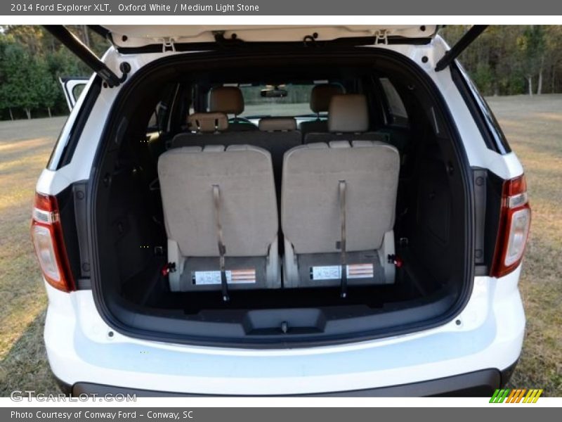 Oxford White / Medium Light Stone 2014 Ford Explorer XLT