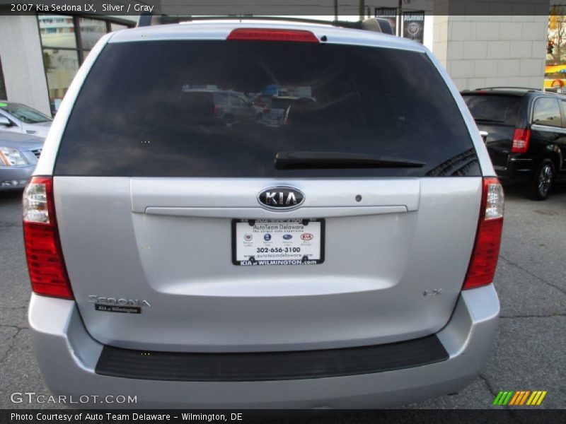 Silver / Gray 2007 Kia Sedona LX