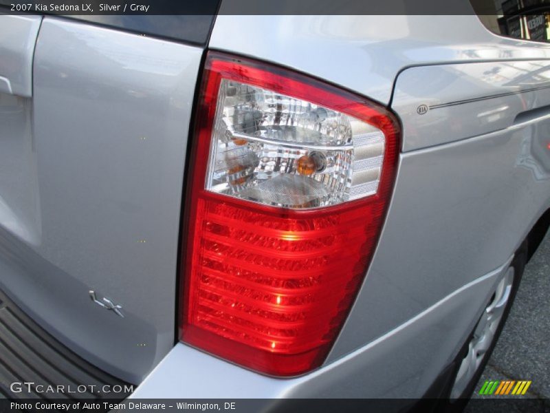 Silver / Gray 2007 Kia Sedona LX