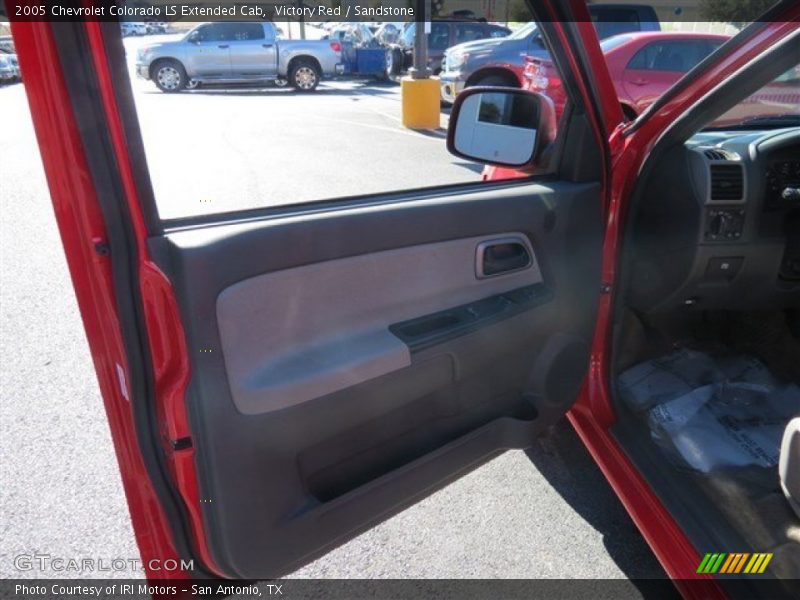 Victory Red / Sandstone 2005 Chevrolet Colorado LS Extended Cab