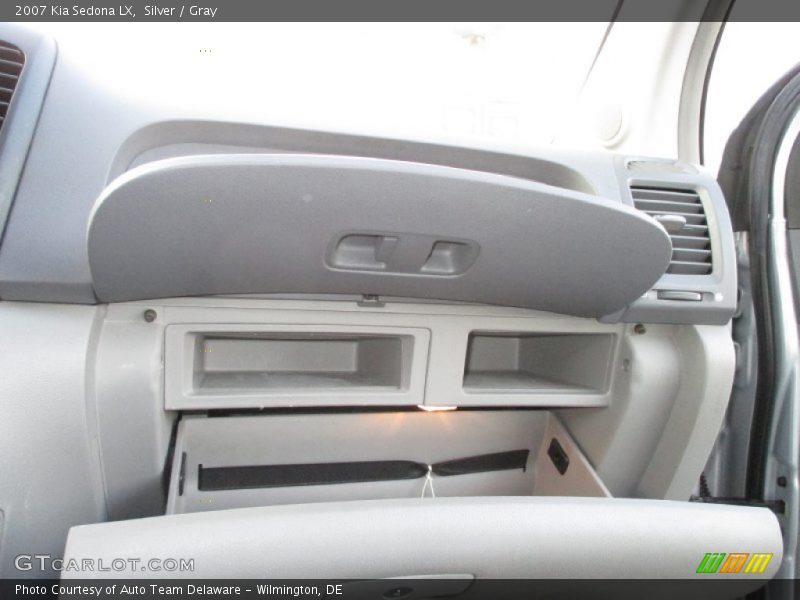 Silver / Gray 2007 Kia Sedona LX